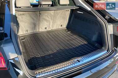 Позашляховик / Кросовер Audi Q8 2022 в 