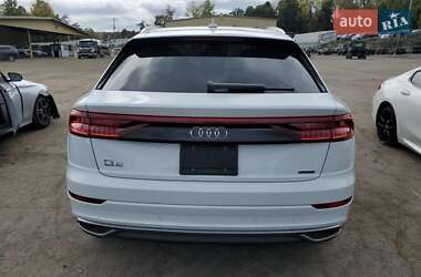 Позашляховик / Кросовер Audi Q8 2023 в 