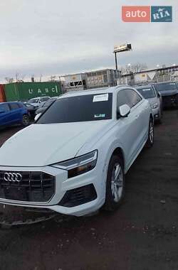 Позашляховик / Кросовер Audi Q8 2019 в 