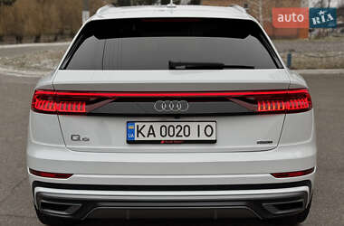 Внедорожник / Кроссовер Audi Q8 2021 в 