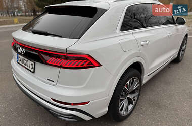 Внедорожник / Кроссовер Audi Q8 2021 в 