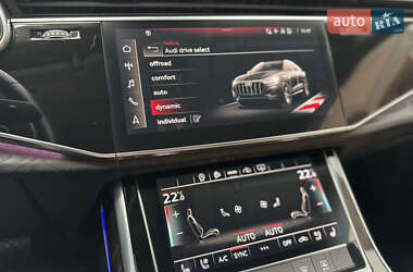 Внедорожник / Кроссовер Audi Q8 2021 в 