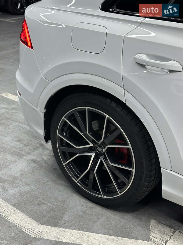 Позашляховик / Кросовер Audi Q8 2018 в Одесі