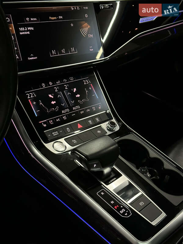 Позашляховик / Кросовер Audi Q8 2018 в Одесі