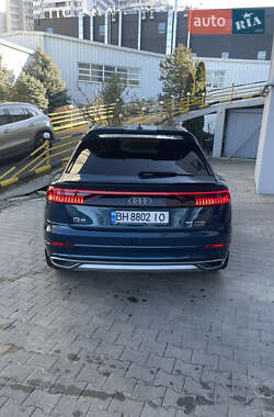 Позашляховик / Кросовер Audi Q8 2019 в 
