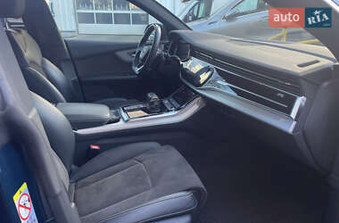 Позашляховик / Кросовер Audi Q8 2019 в 