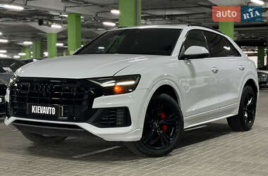 Позашляховик / Кросовер Audi Q8 2019 в 