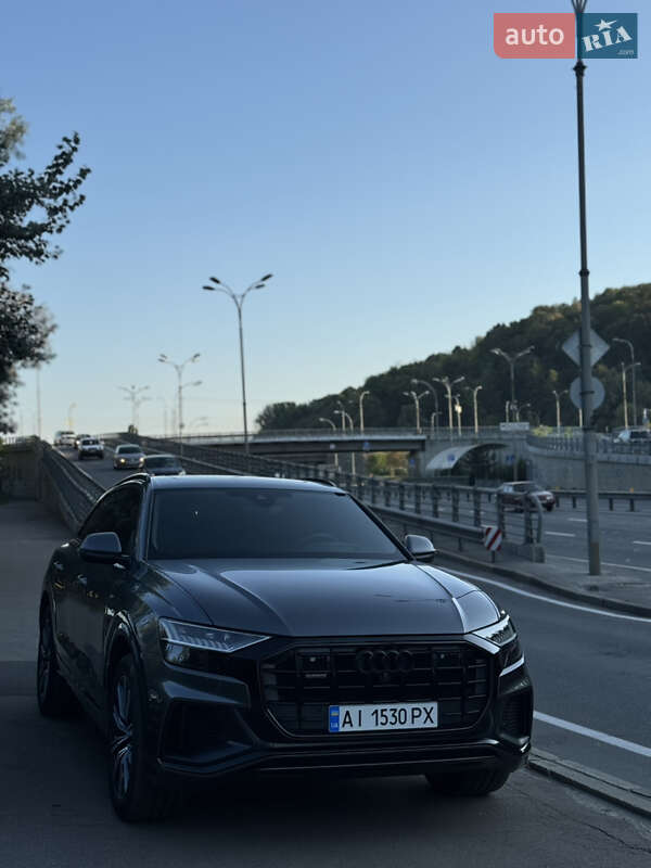 Внедорожник / Кроссовер Audi Q8 2018 в 