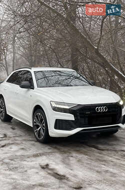 Внедорожник / Кроссовер Audi Q8 2019 в 