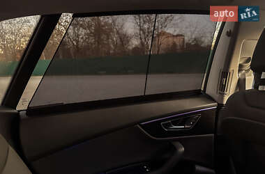 Внедорожник / Кроссовер Audi Q8 2019 в 