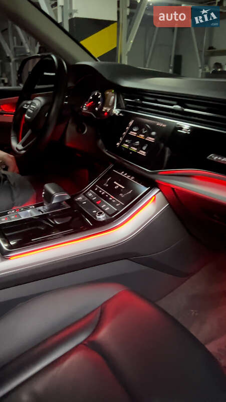 Внедорожник / Кроссовер Audi Q8 2019 в Киеве