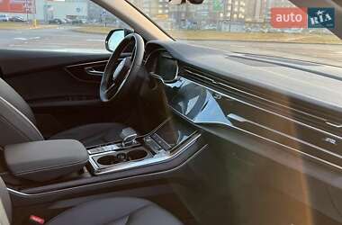 Внедорожник / Кроссовер Audi Q8 2020 в 