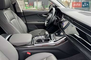 Внедорожник / Кроссовер Audi Q8 2018 в 