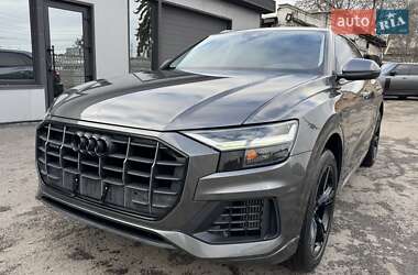 Внедорожник / Кроссовер Audi Q8 2018 в 