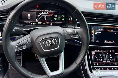 Внедорожник / Кроссовер Audi Q8 2019 в 