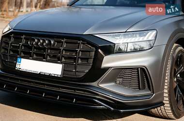 Внедорожник / Кроссовер Audi Q8 2018 в 