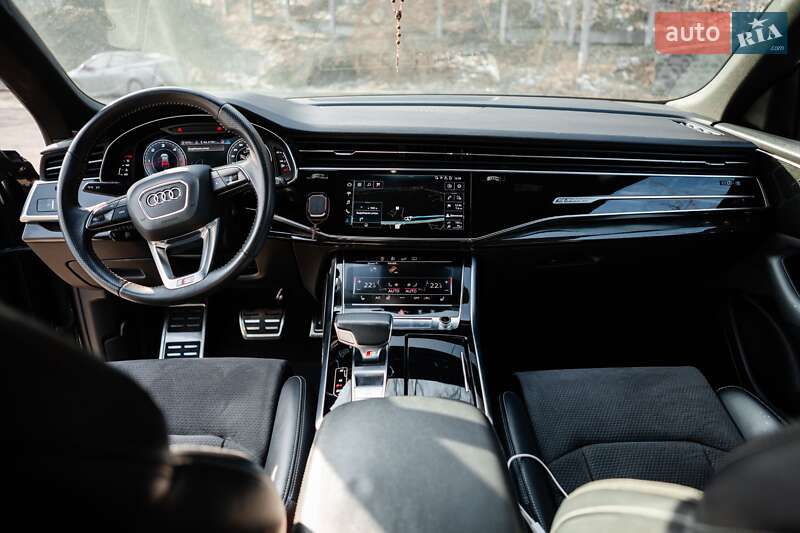 Позашляховик / Кросовер Audi Q8 2018 в Києві