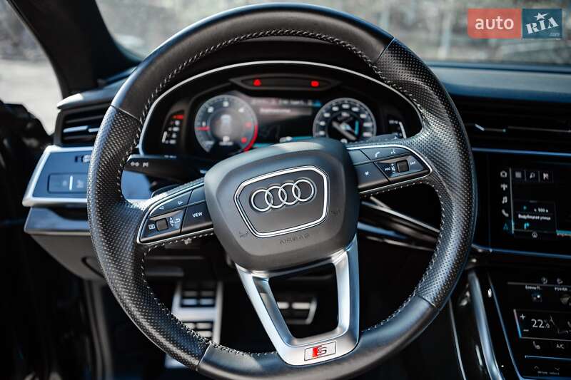 Позашляховик / Кросовер Audi Q8 2018 в Києві