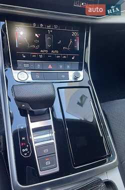 Внедорожник / Кроссовер Audi Q8 2019 в 
