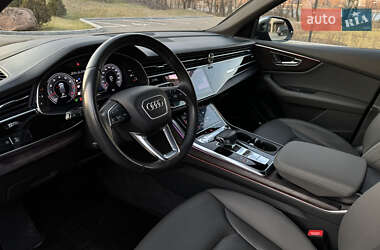 Позашляховик / Кросовер Audi Q8 2019 в 