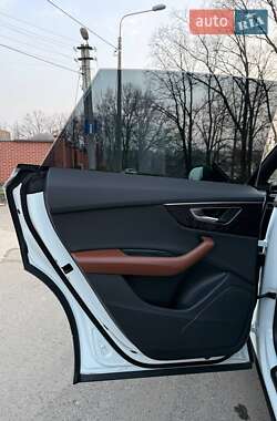 Внедорожник / Кроссовер Audi Q8 2020 в 