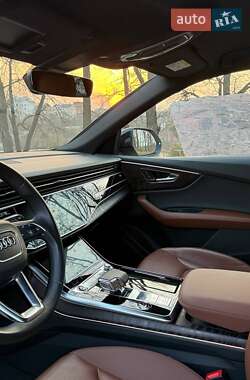 Внедорожник / Кроссовер Audi Q8 2020 в 