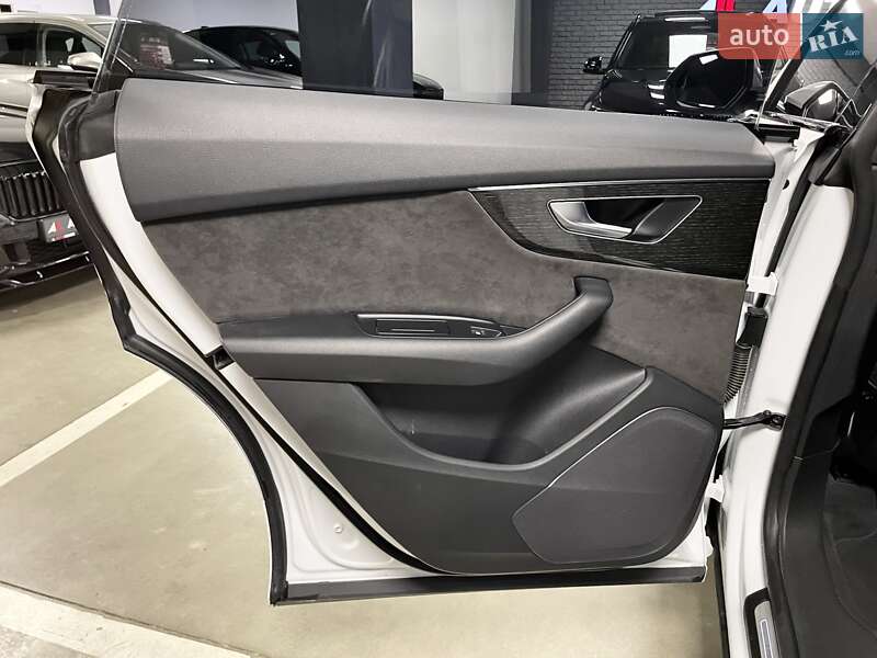 Внедорожник / Кроссовер Audi Q8 2019 в Львове