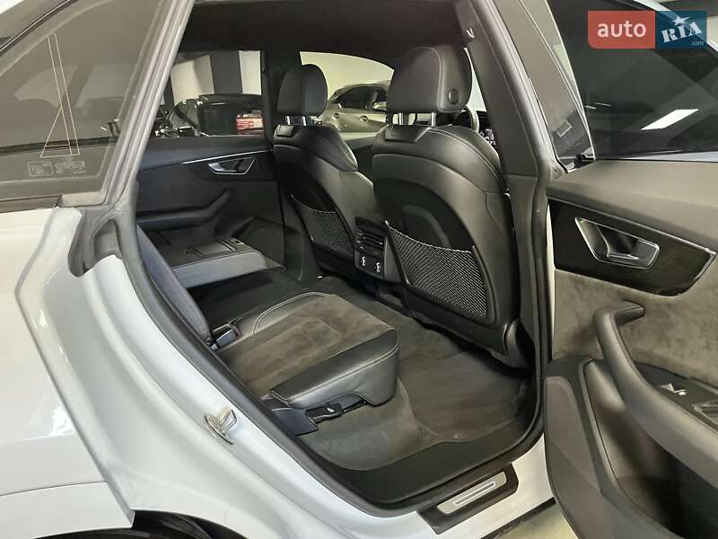 Внедорожник / Кроссовер Audi Q8 2019 в Львове