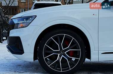 Внедорожник / Кроссовер Audi Q8 2023 в 