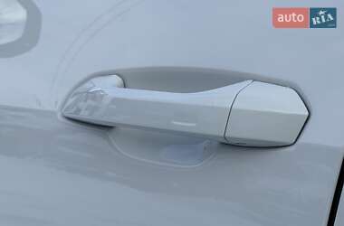 Внедорожник / Кроссовер Audi Q8 2023 в 