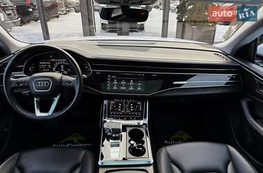 Внедорожник / Кроссовер Audi Q8 2023 в 