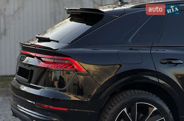 Внедорожник / Кроссовер Audi Q8 2018 в 