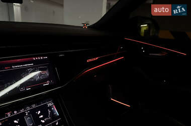 Внедорожник / Кроссовер Audi Q8 2018 в 