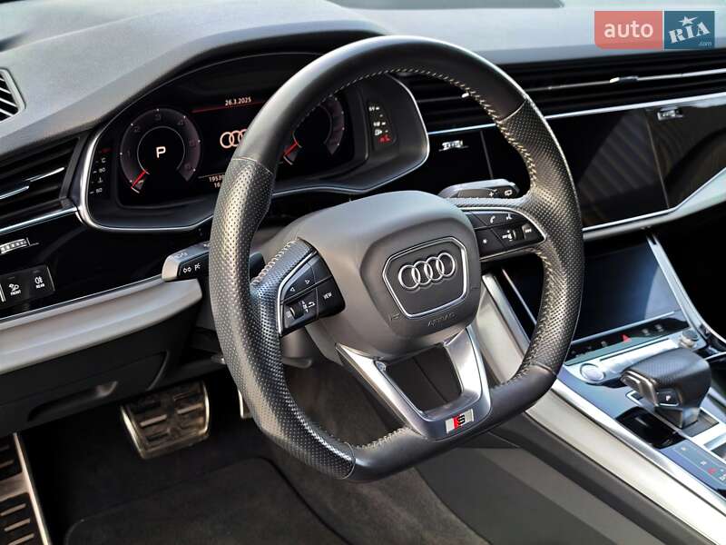 Внедорожник / Кроссовер Audi Q8 2018 в Ровно