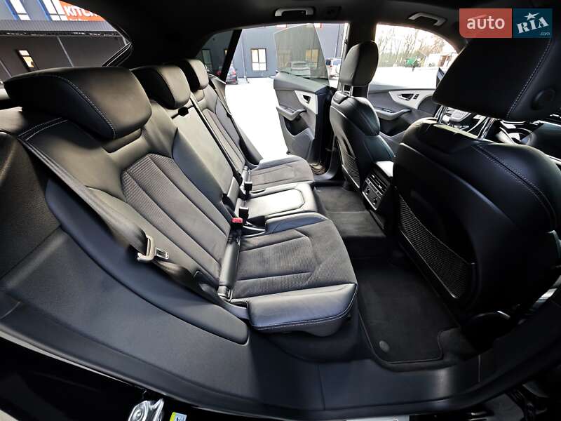 Внедорожник / Кроссовер Audi Q8 2018 в Ровно