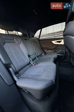 Внедорожник / Кроссовер Audi Q8 2025 в 