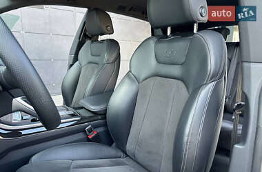 Внедорожник / Кроссовер Audi Q8 2020 в 