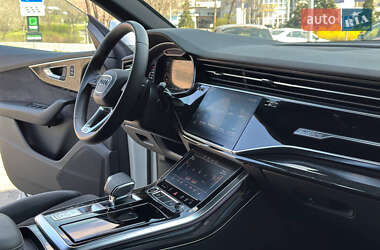 Внедорожник / Кроссовер Audi Q8 2020 в 