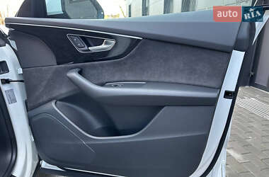 Внедорожник / Кроссовер Audi Q8 2020 в 