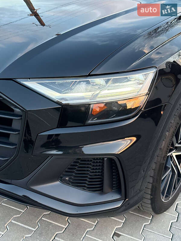 Позашляховик / Кросовер Audi Q8 2019 в Чернівцях