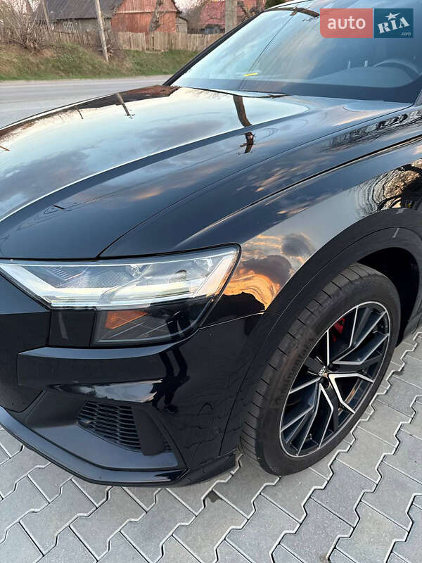 Позашляховик / Кросовер Audi Q8 2019 в Чернівцях