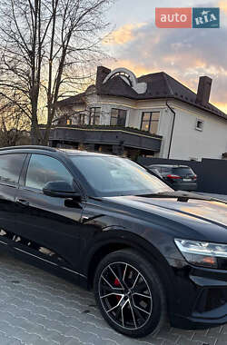Внедорожник / Кроссовер Audi Q8 2019 в 
