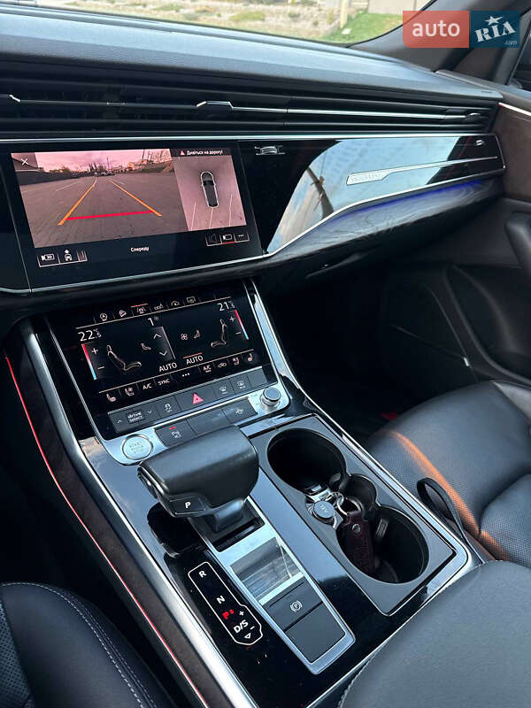Позашляховик / Кросовер Audi Q8 2019 в Чернівцях