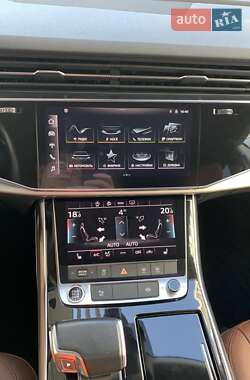 Внедорожник / Кроссовер Audi Q8 2021 в 