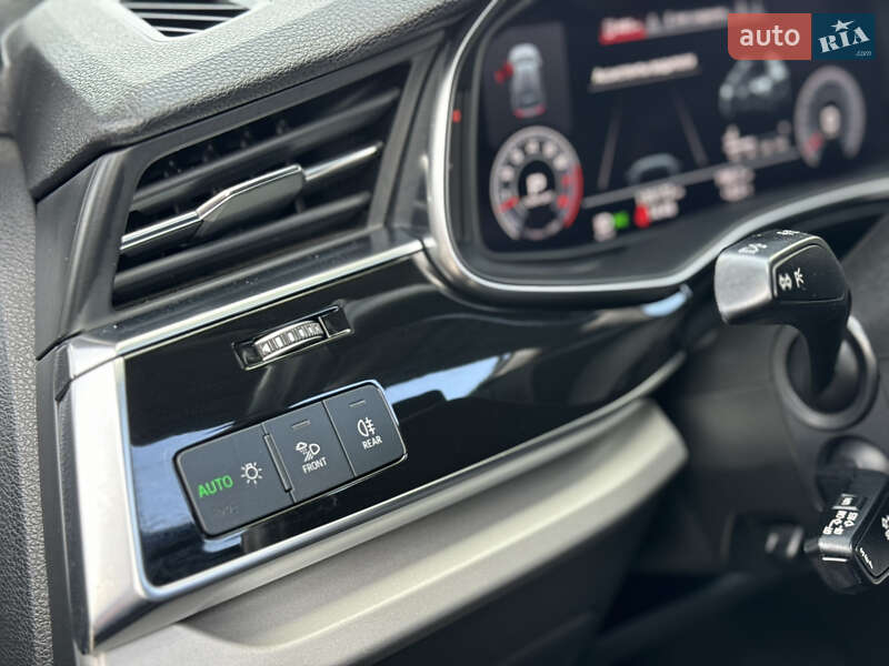 Внедорожник / Кроссовер Audi Q8 2019 в Киеве
