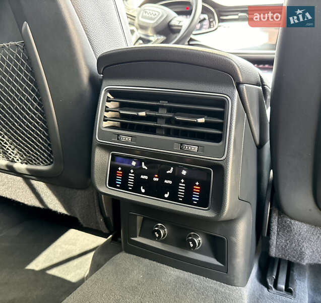 Внедорожник / Кроссовер Audi Q8 2019 в Киеве