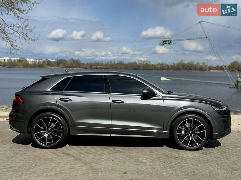 Внедорожник / Кроссовер Audi Q8 2019 в Киеве