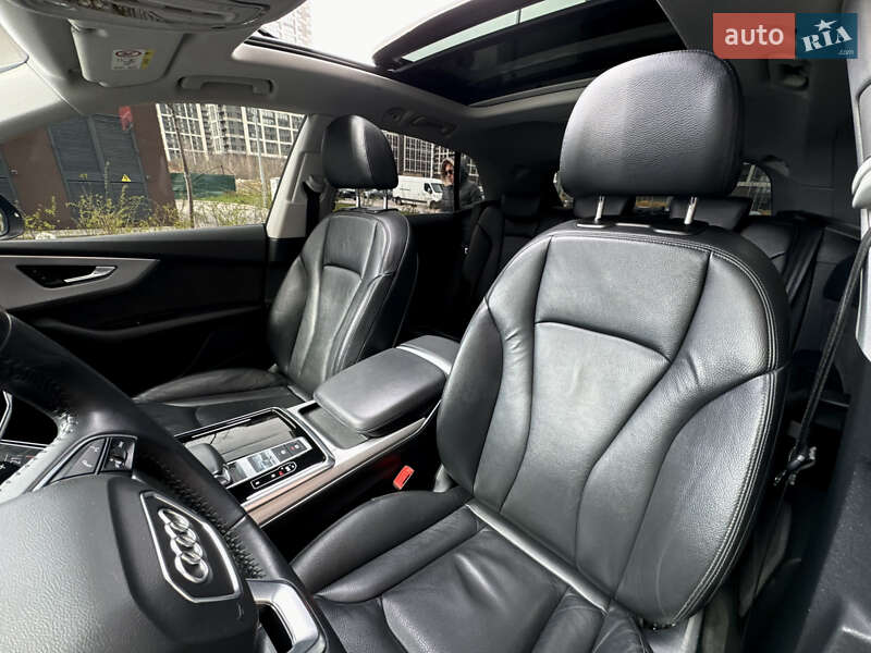 Внедорожник / Кроссовер Audi Q8 2019 в Киеве