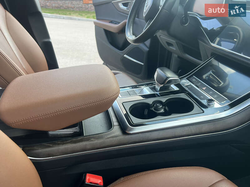 Внедорожник / Кроссовер Audi Q8 2018 в Кропивницком