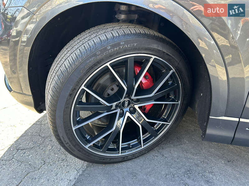 Внедорожник / Кроссовер Audi Q8 2020 в Одессе